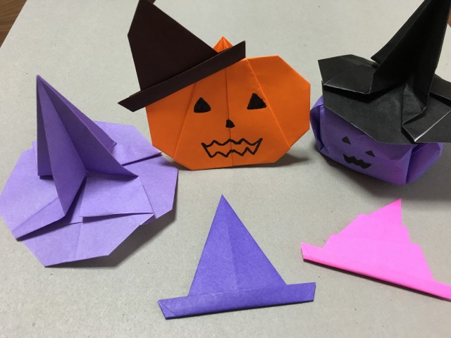 ハロウィンのかぼちゃや魔女に使える帽子の作り方 折り紙 育児の知恵袋 子育てに役立つ情報や悩みを解決